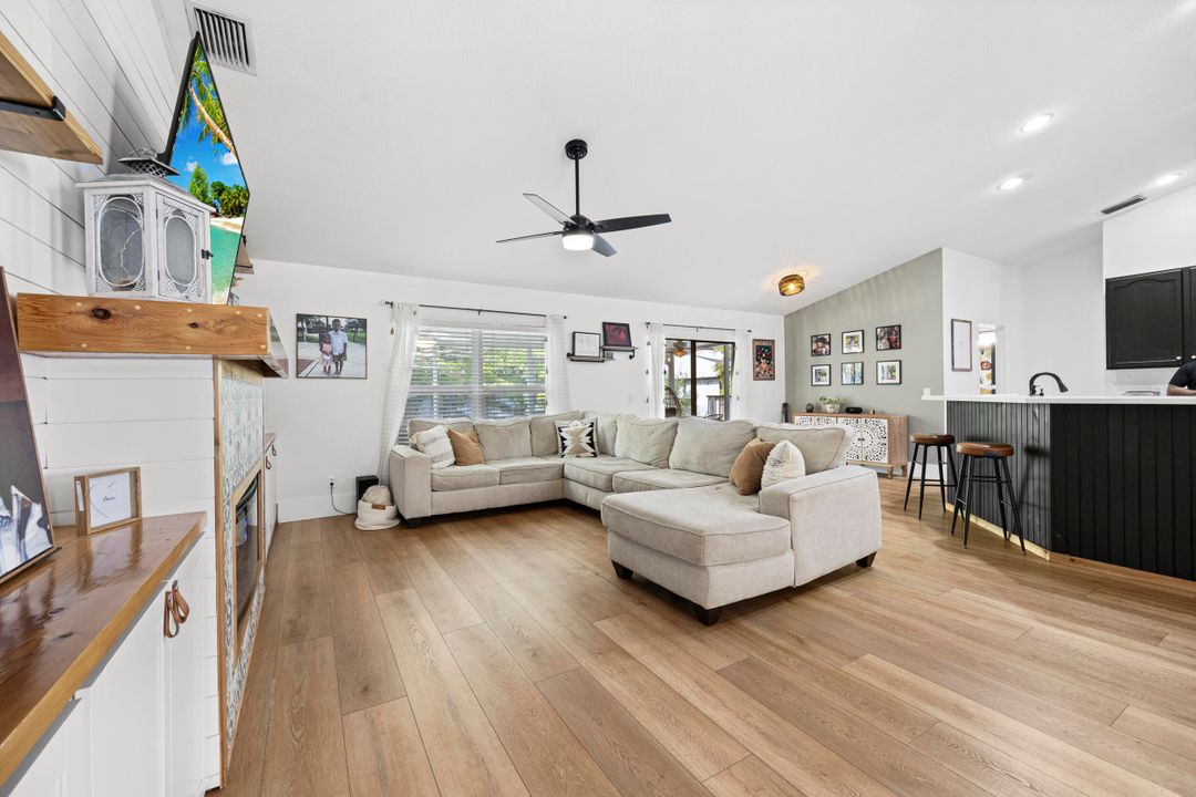 Active With Contract: $472,000 (3 beds, 2 baths, 2026 Square Feet)