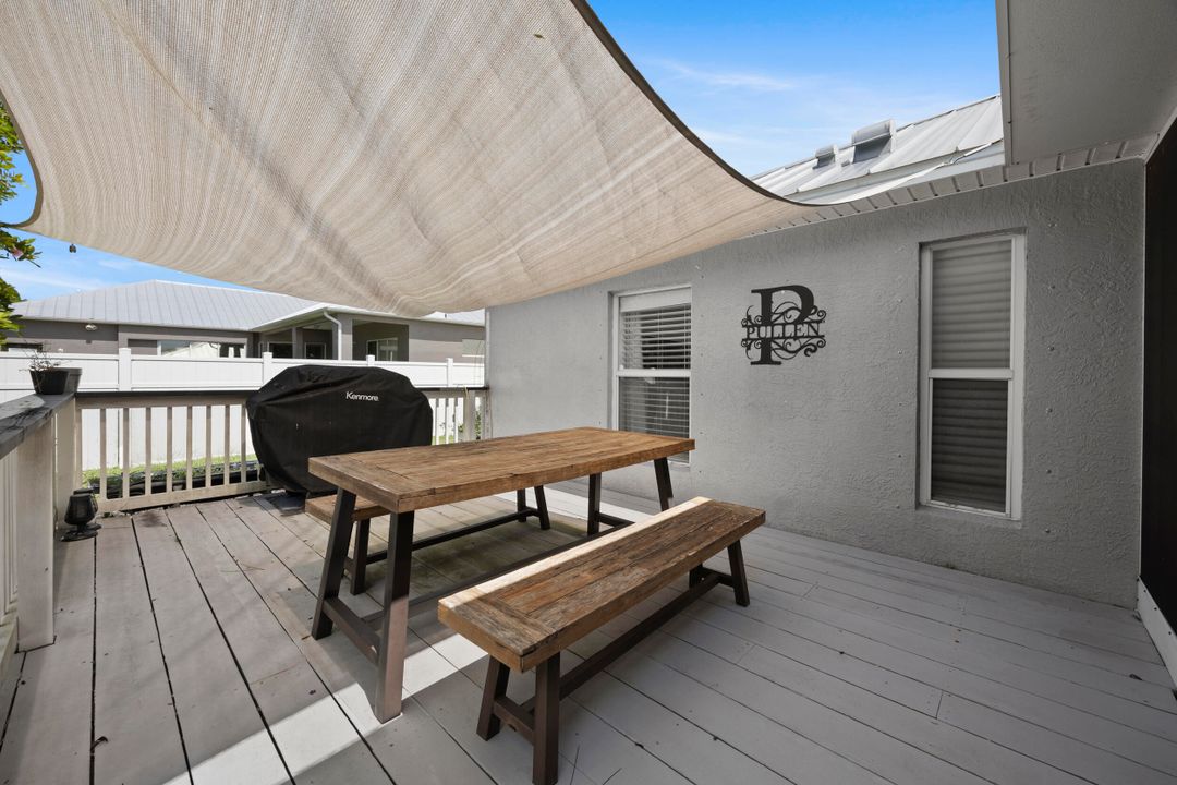 Active With Contract: $472,000 (3 beds, 2 baths, 2026 Square Feet)