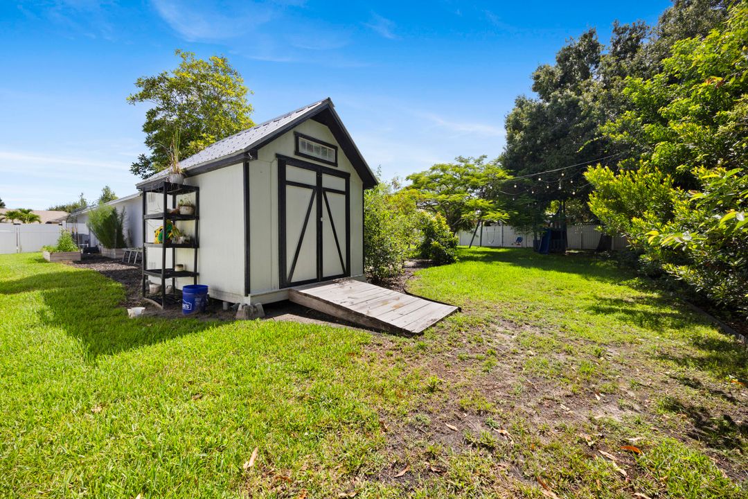 Active With Contract: $472,000 (3 beds, 2 baths, 2026 Square Feet)