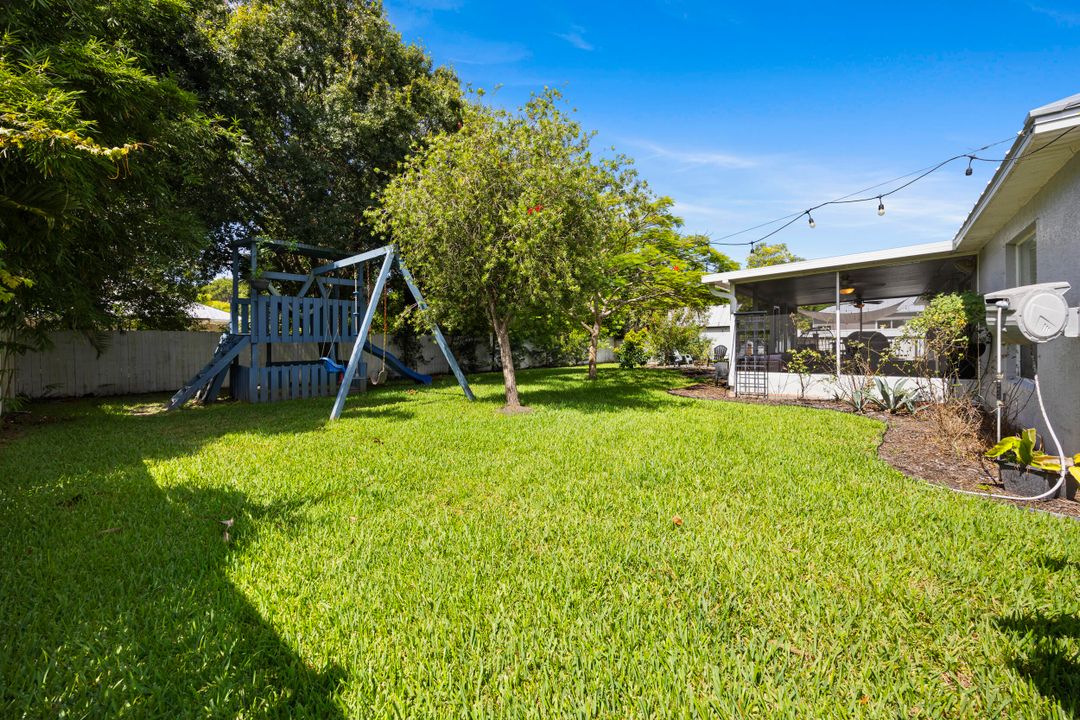 Active With Contract: $472,000 (3 beds, 2 baths, 2026 Square Feet)