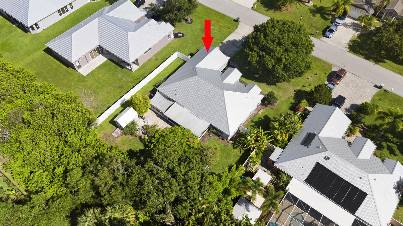 Active With Contract: $472,000 (3 beds, 2 baths, 2026 Square Feet)