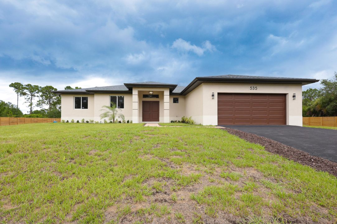 最近售出: $520,000 (4 贝兹, 2 浴室, 2315 平方英尺)