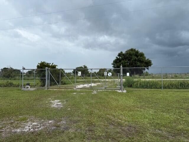 Activo con contrato: $298,000 (4 camas, 2 baños, 1152 Pies cuadrados)