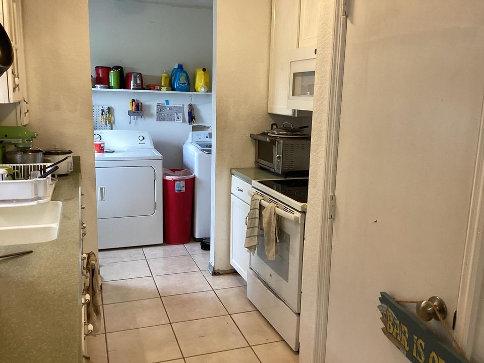 Activo con contrato: $298,000 (4 camas, 2 baños, 1152 Pies cuadrados)