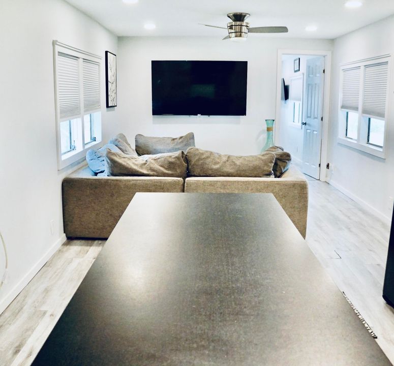 For Sale: $79,900 (2 beds, 2 baths, 732 Square Feet)