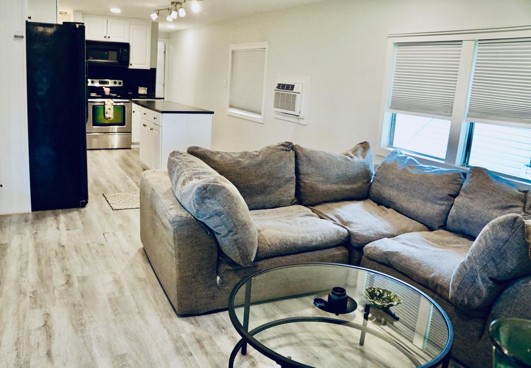 For Sale: $79,900 (2 beds, 2 baths, 732 Square Feet)