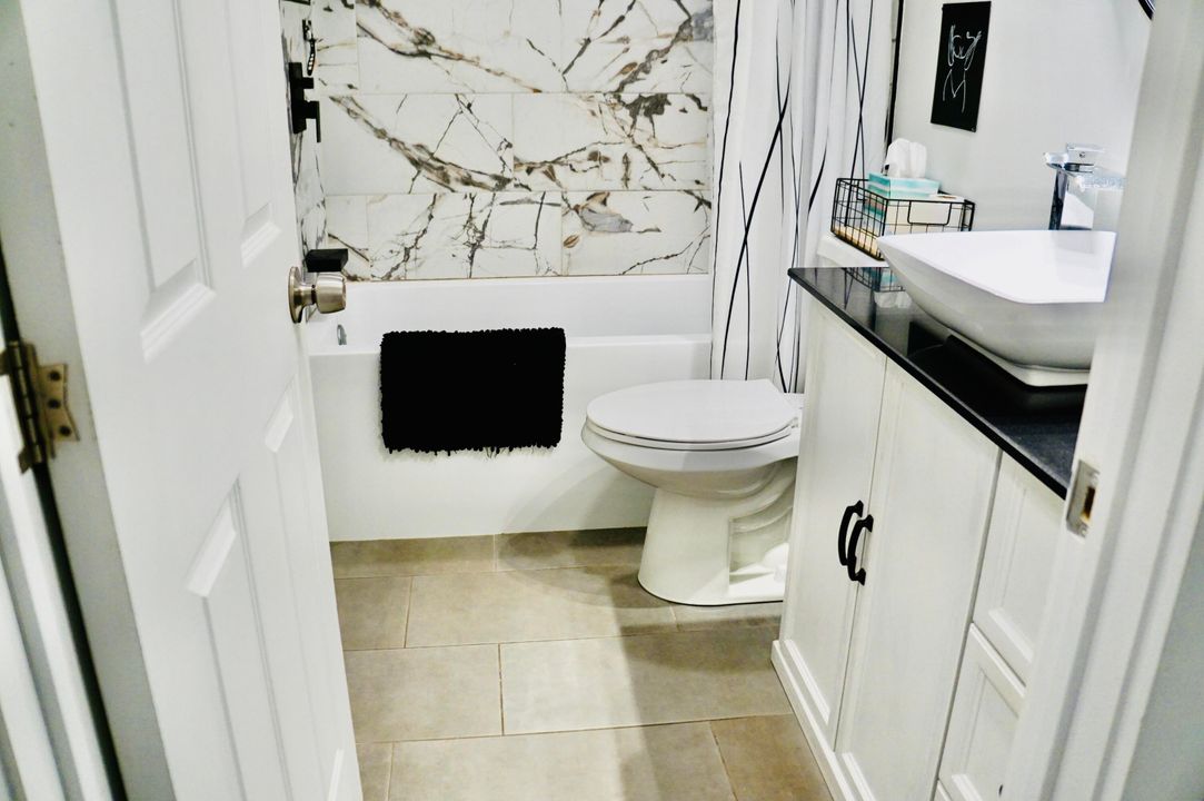 For Sale: $79,900 (2 beds, 2 baths, 732 Square Feet)