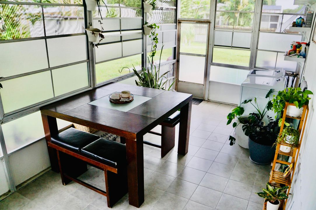 For Sale: $79,900 (2 beds, 2 baths, 732 Square Feet)