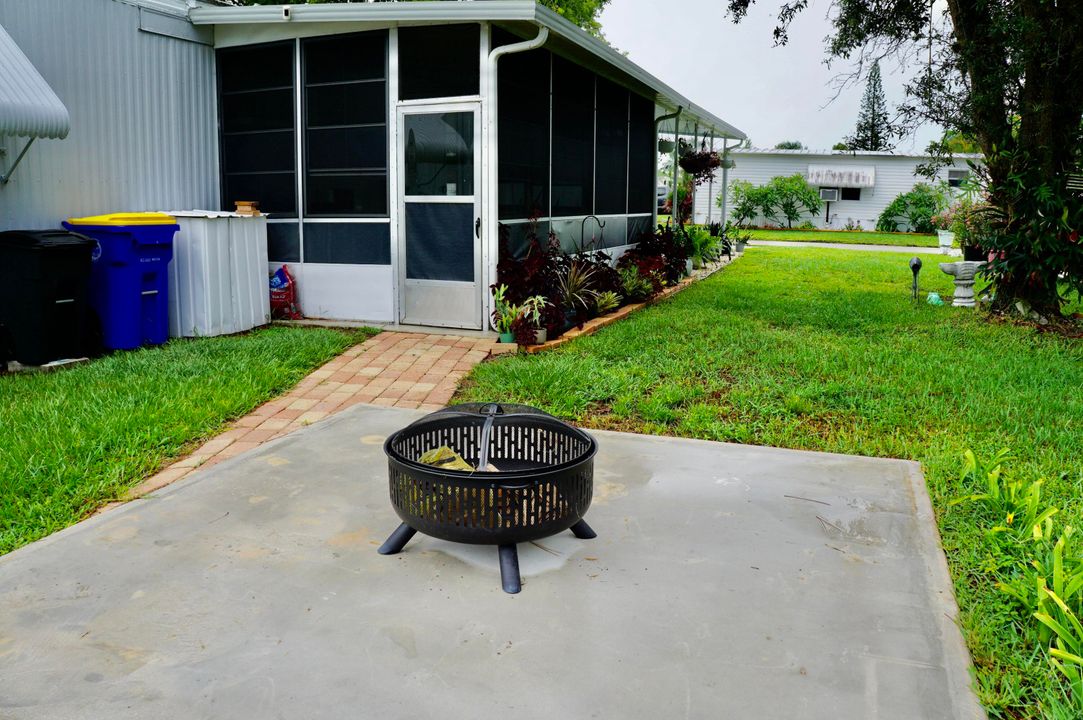 For Sale: $79,900 (2 beds, 2 baths, 732 Square Feet)