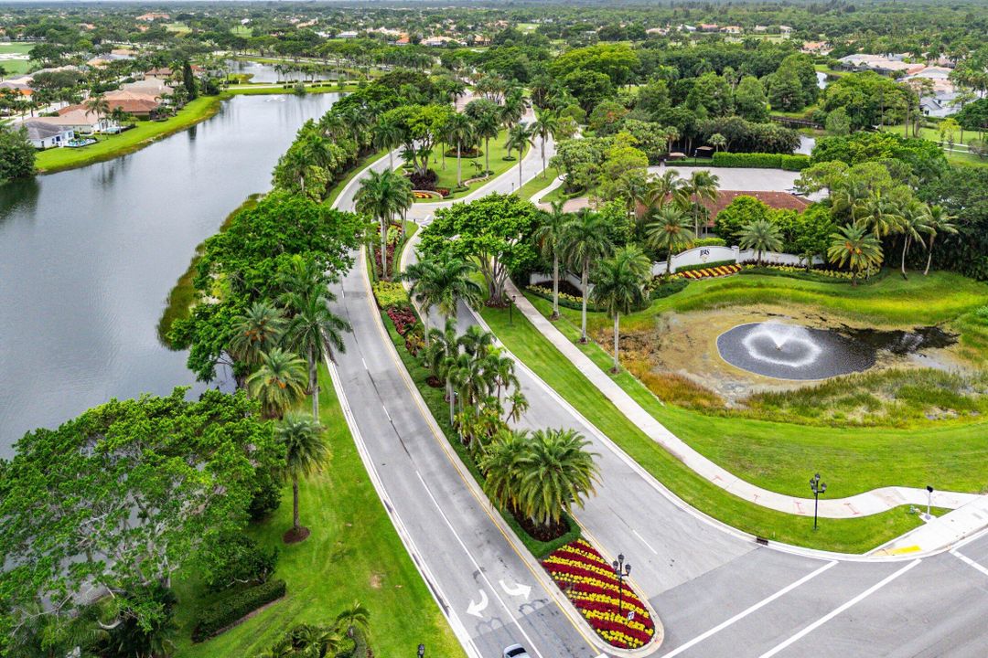 For Sale: $465,000 (3 beds, 2 baths, 1832 Square Feet)