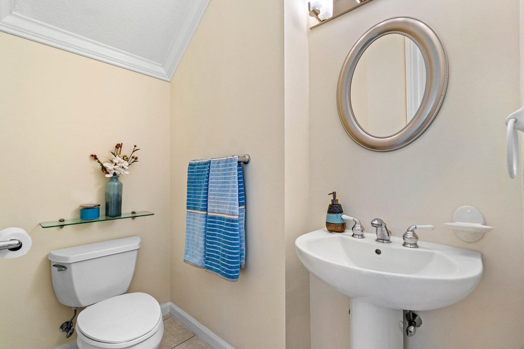 For Sale: $465,000 (3 beds, 2 baths, 1832 Square Feet)