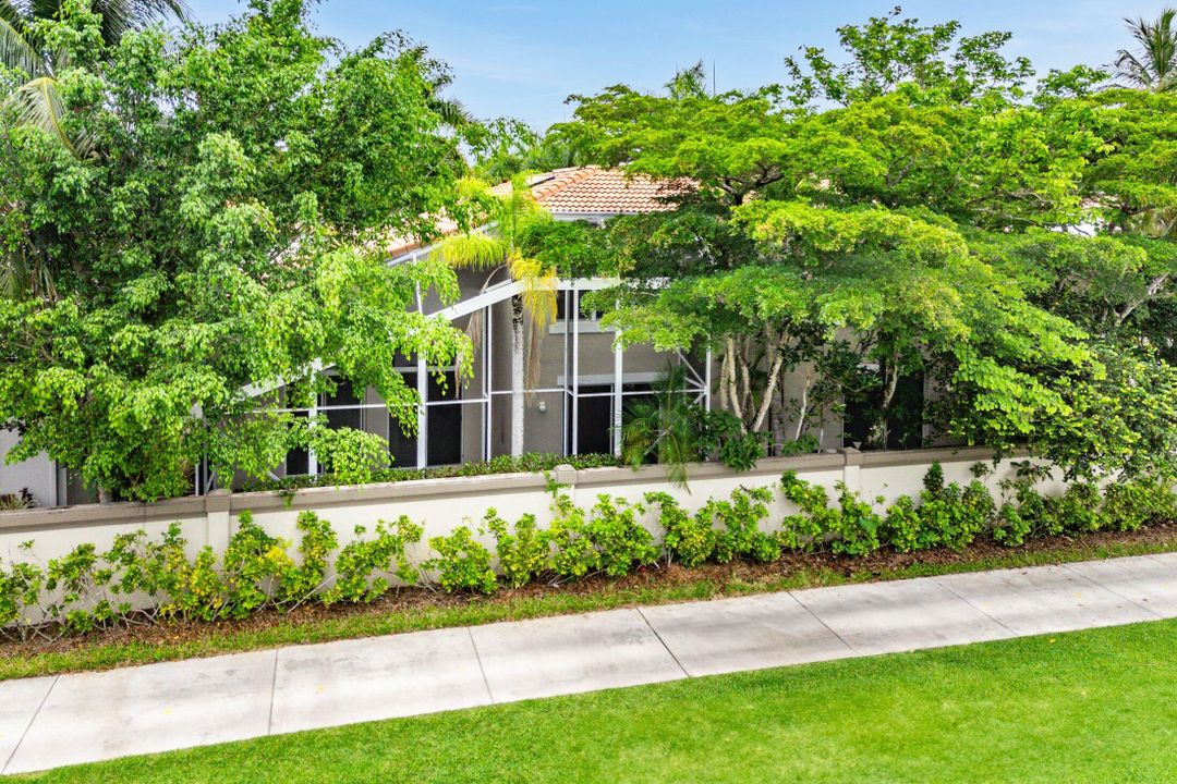 For Sale: $465,000 (3 beds, 2 baths, 1832 Square Feet)