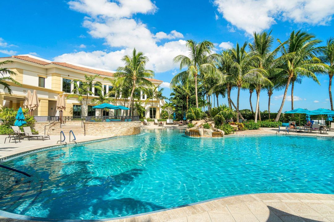 For Sale: $465,000 (3 beds, 2 baths, 1832 Square Feet)