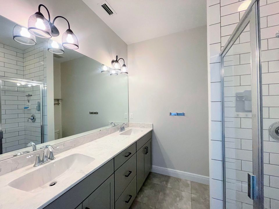 В аренду: $2,600 (3 спален, 3 ванн, 1772 Квадратных фут)