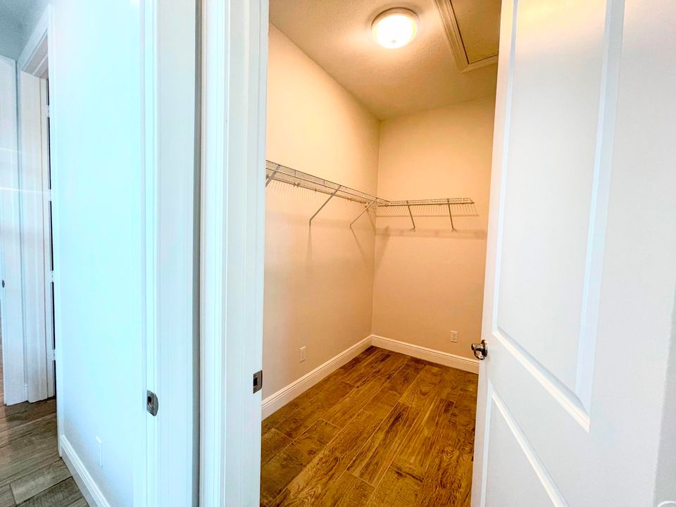 В аренду: $2,600 (3 спален, 3 ванн, 1772 Квадратных фут)