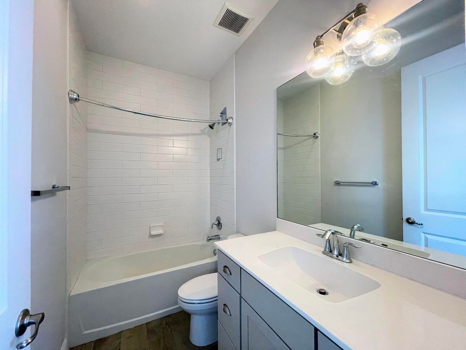 В аренду: $2,600 (3 спален, 3 ванн, 1772 Квадратных фут)