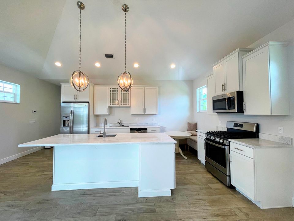 В аренду: $2,600 (3 спален, 3 ванн, 1772 Квадратных фут)