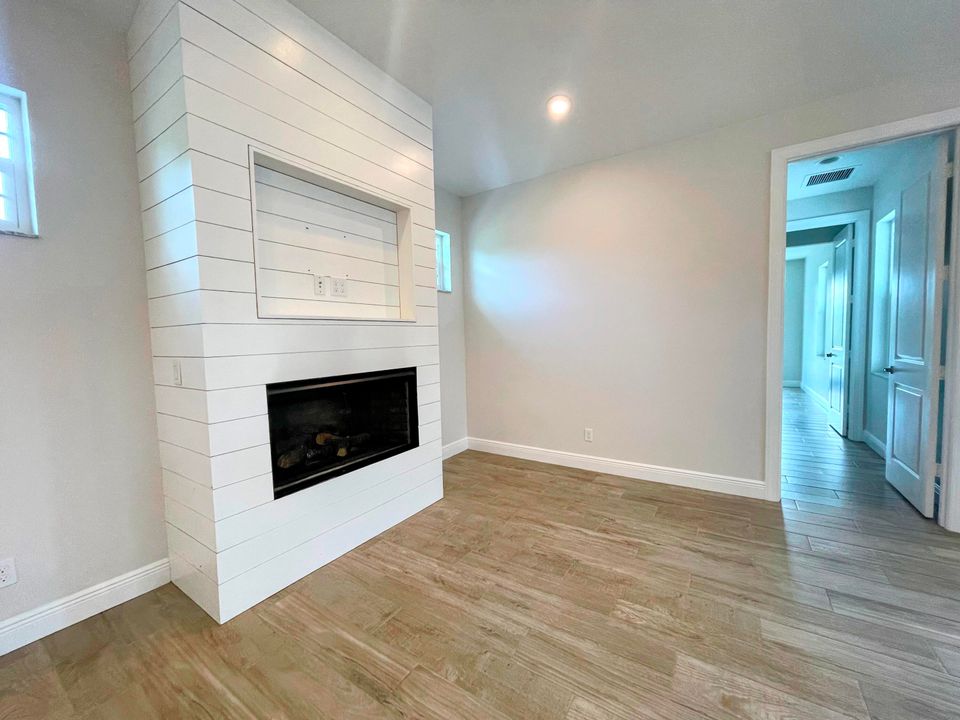 В аренду: $2,600 (3 спален, 3 ванн, 1772 Квадратных фут)