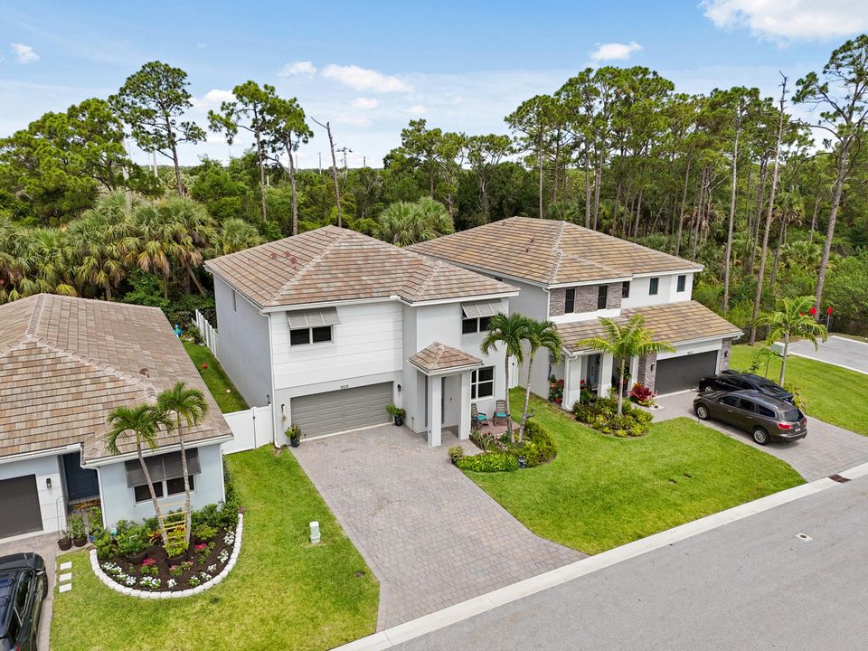 Activo con contrato: $839,000 (5 camas, 3 baños, 2720 Pies cuadrados)