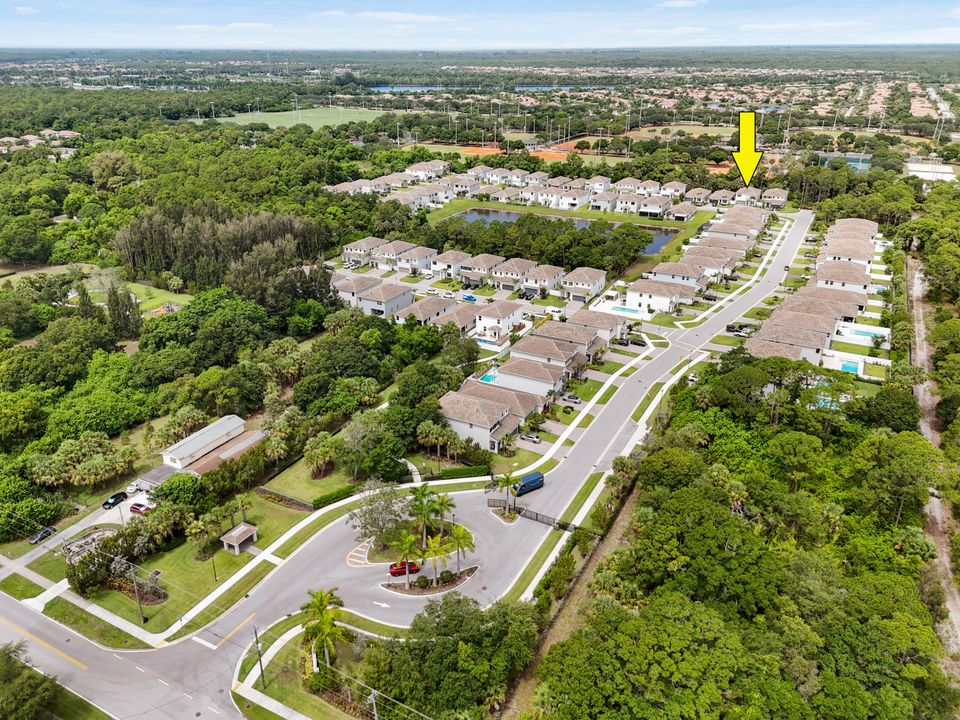 Activo con contrato: $839,000 (5 camas, 3 baños, 2720 Pies cuadrados)