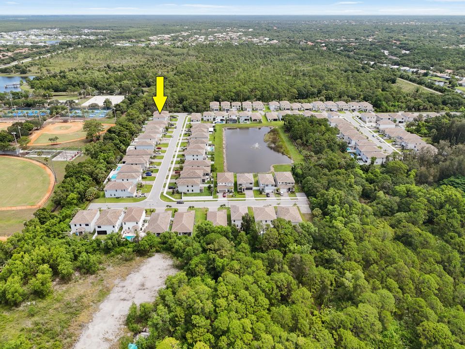 Activo con contrato: $839,000 (5 camas, 3 baños, 2720 Pies cuadrados)