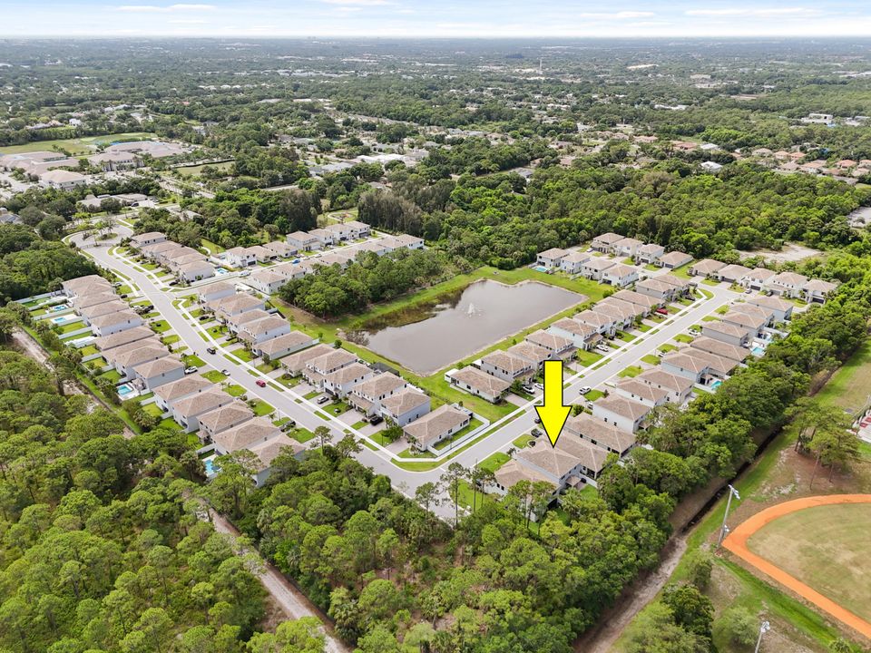 Activo con contrato: $839,000 (5 camas, 3 baños, 2720 Pies cuadrados)