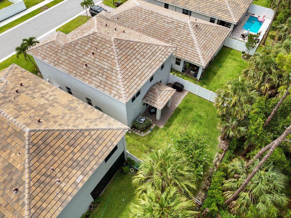 Activo con contrato: $839,000 (5 camas, 3 baños, 2720 Pies cuadrados)