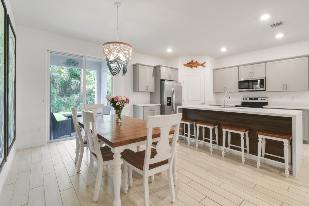 Activo con contrato: $839,000 (5 camas, 3 baños, 2720 Pies cuadrados)