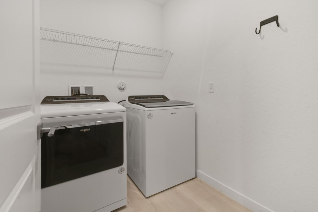 Activo con contrato: $839,000 (5 camas, 3 baños, 2720 Pies cuadrados)