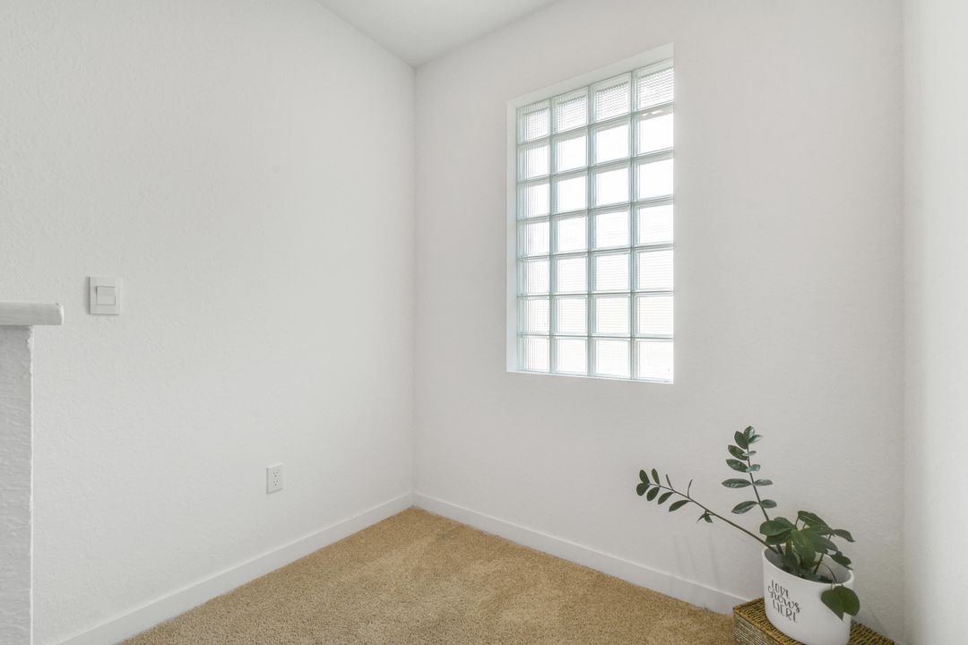 Activo con contrato: $839,000 (5 camas, 3 baños, 2720 Pies cuadrados)