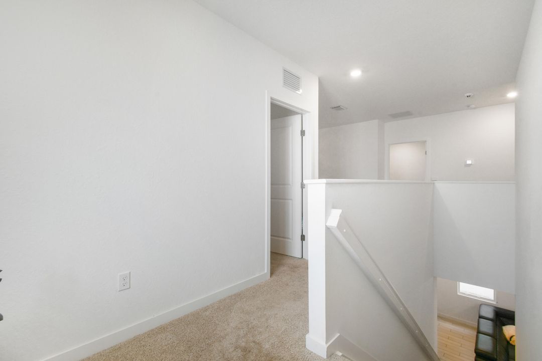 Activo con contrato: $839,000 (5 camas, 3 baños, 2720 Pies cuadrados)