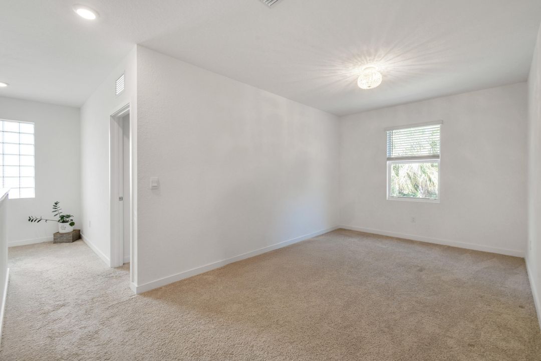 Activo con contrato: $839,000 (5 camas, 3 baños, 2720 Pies cuadrados)