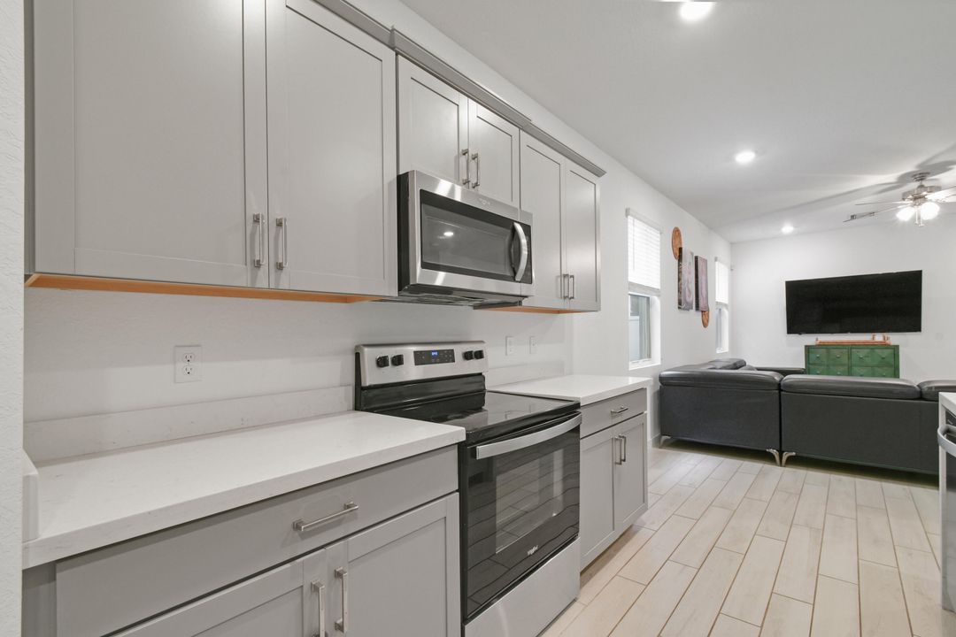 Activo con contrato: $839,000 (5 camas, 3 baños, 2720 Pies cuadrados)