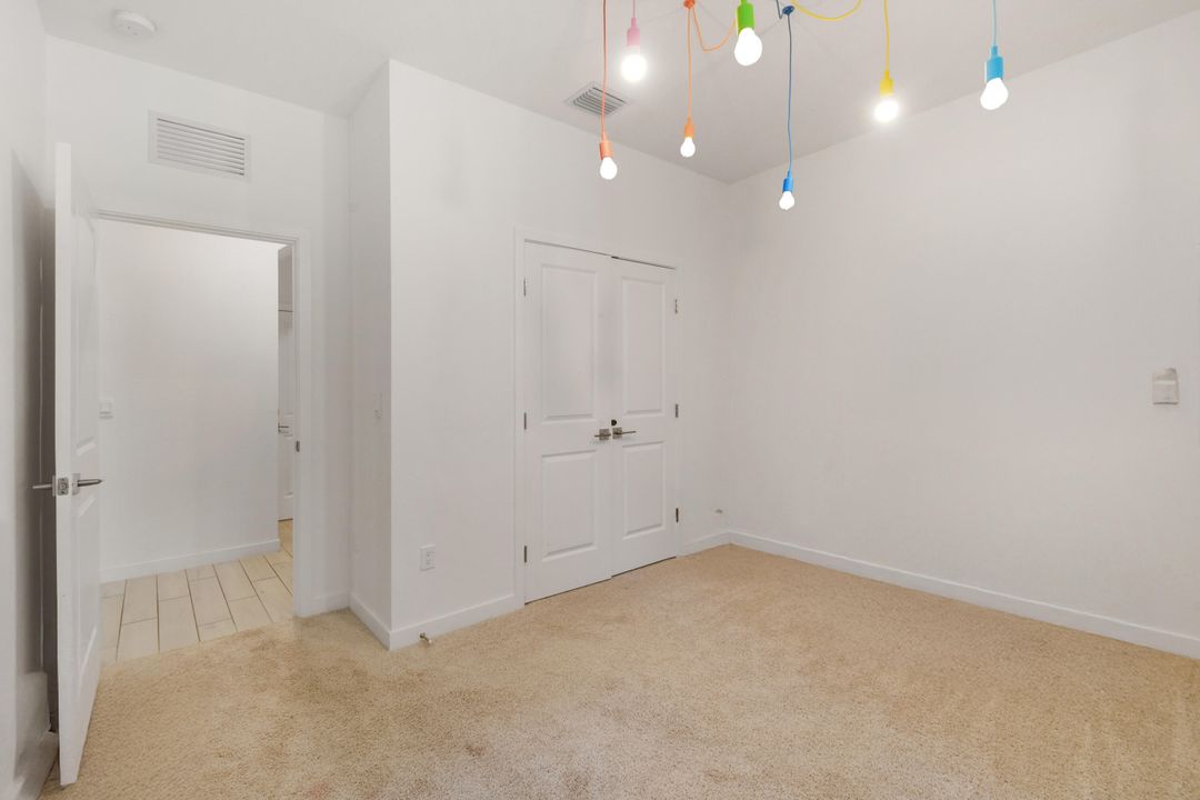 Activo con contrato: $839,000 (5 camas, 3 baños, 2720 Pies cuadrados)