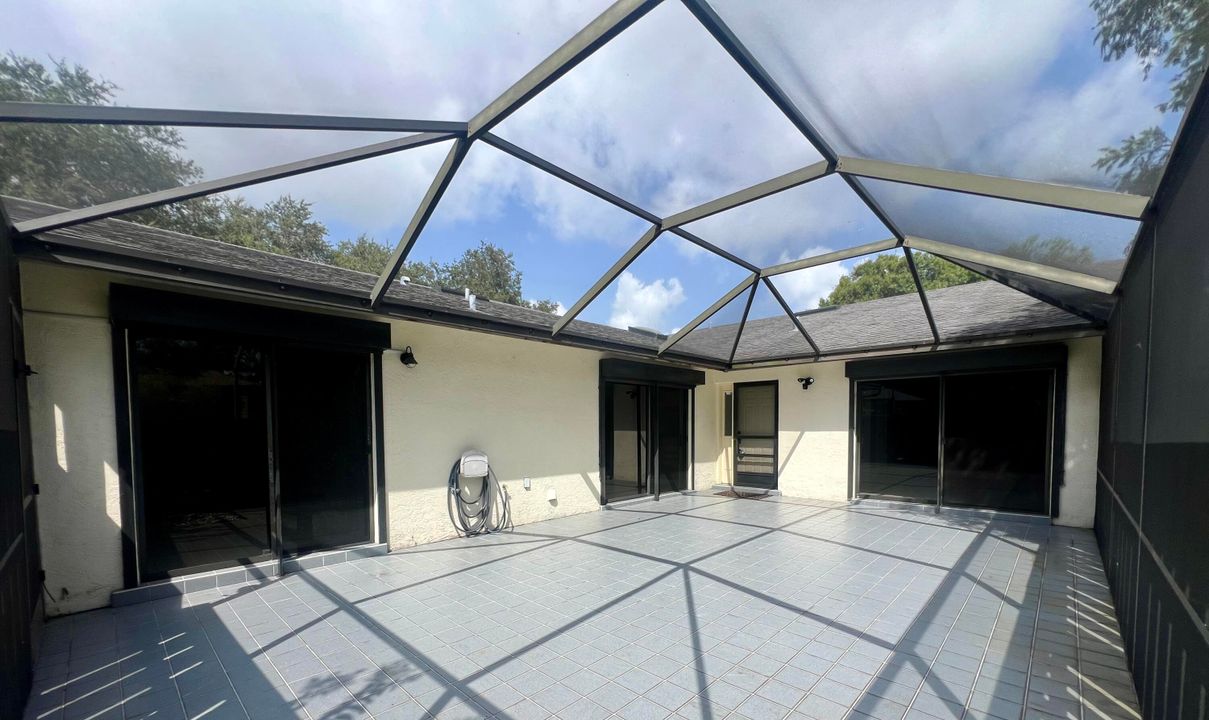 待售: $170,000 (2 贝兹, 2 浴室, 1280 平方英尺)