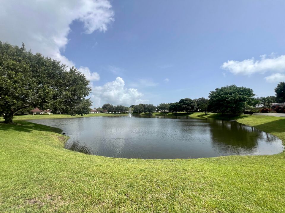 待售: $170,000 (2 贝兹, 2 浴室, 1280 平方英尺)