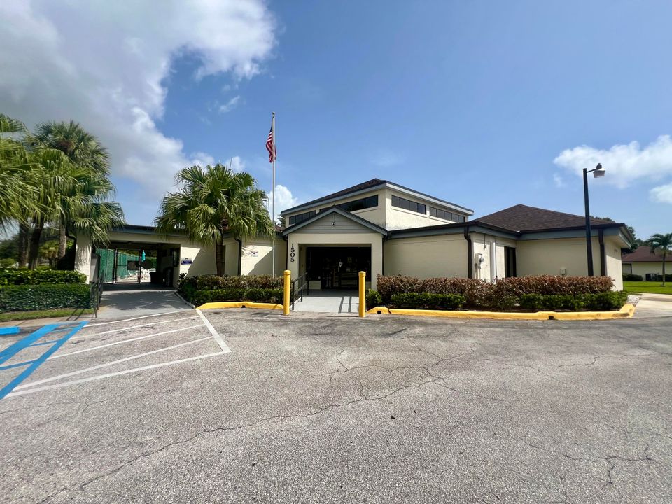 待售: $170,000 (2 贝兹, 2 浴室, 1280 平方英尺)