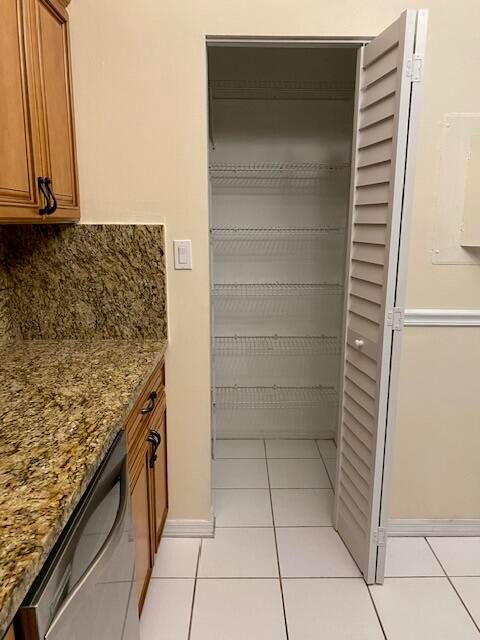 待售: $170,000 (2 贝兹, 2 浴室, 1280 平方英尺)