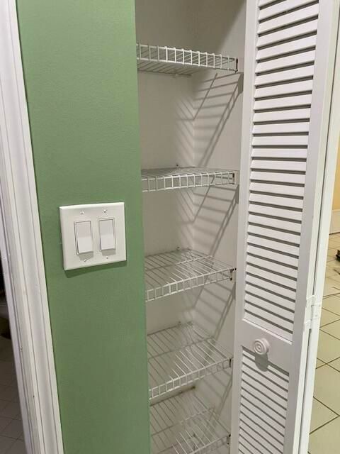 待售: $170,000 (2 贝兹, 2 浴室, 1280 平方英尺)