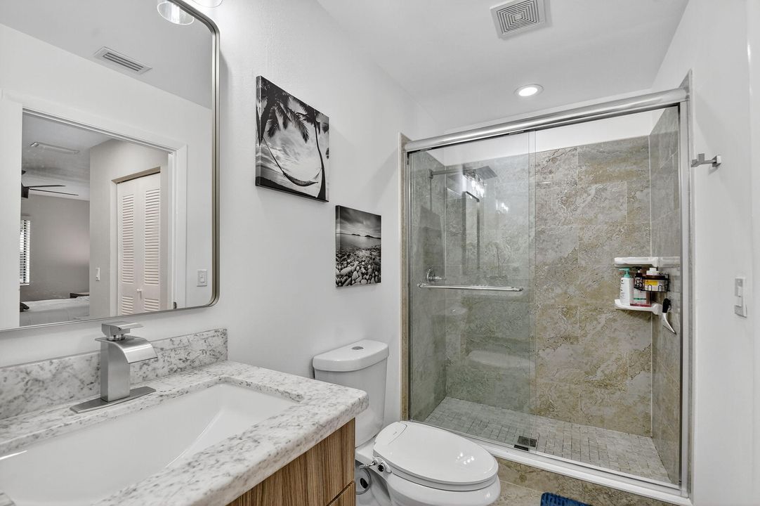 待售: $349,000 (2 贝兹, 2 浴室, 988 平方英尺)