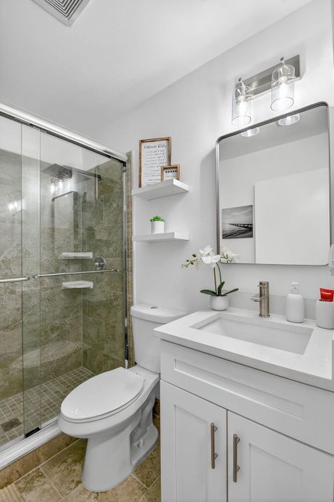 待售: $349,000 (2 贝兹, 2 浴室, 988 平方英尺)