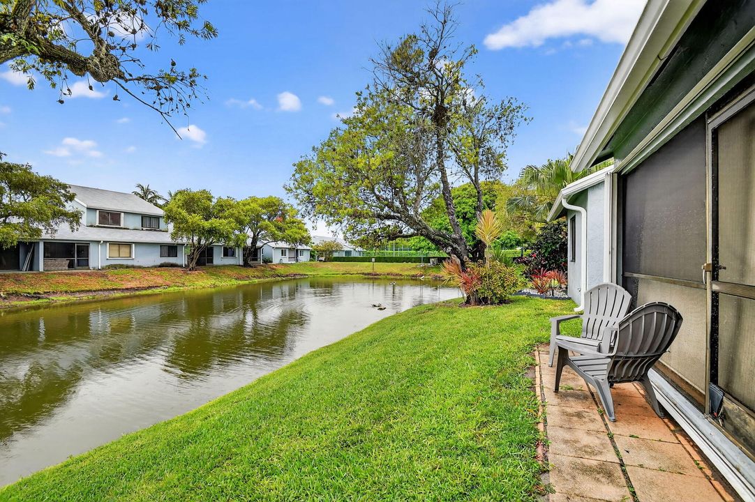 待售: $349,000 (2 贝兹, 2 浴室, 988 平方英尺)