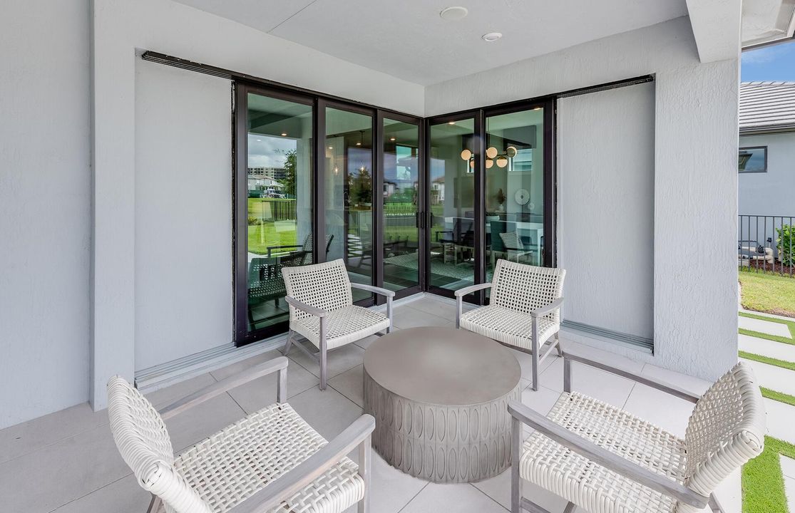 En Venta: $611,650 (3 camas, 3 baños, 2523 Pies cuadrados)