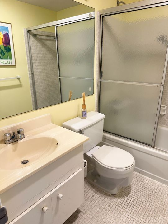 Active With Contract: $89,000 (1 beds, 1 baths, 570 Square Feet)
