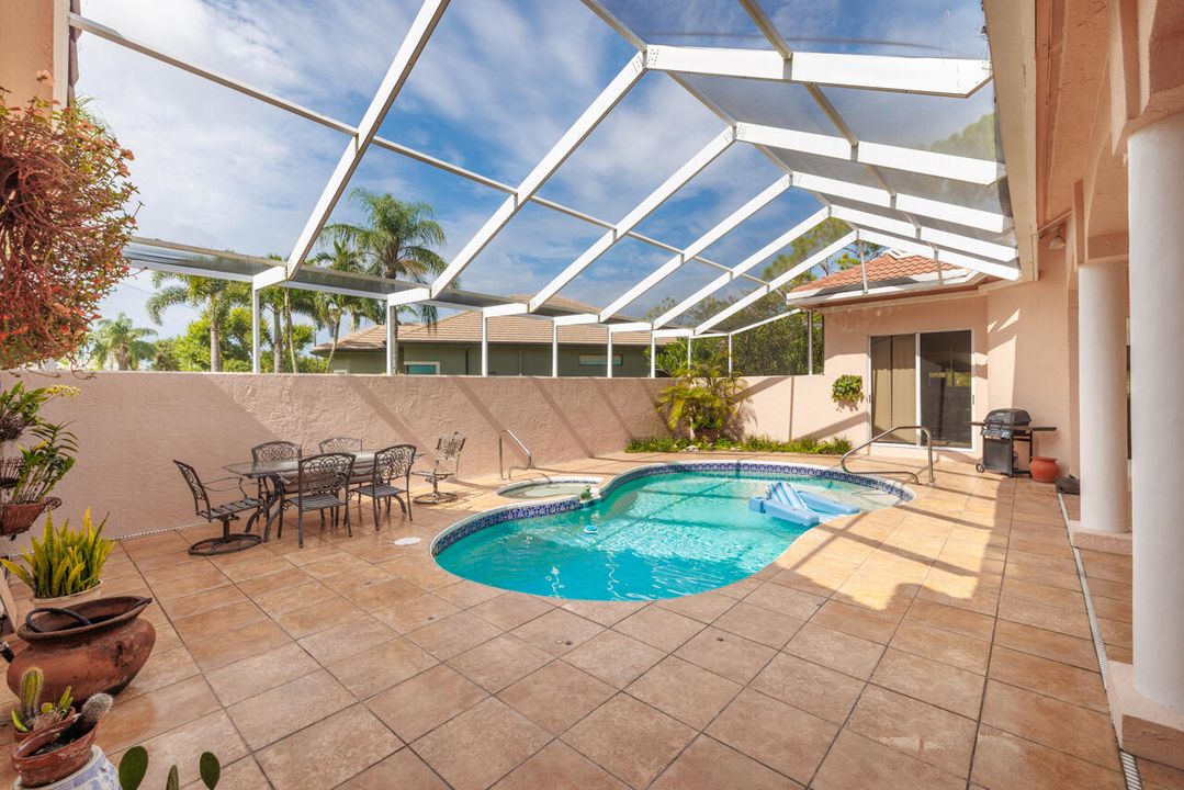 Activo con contrato: $724,500 (3 camas, 3 baños, 2040 Pies cuadrados)