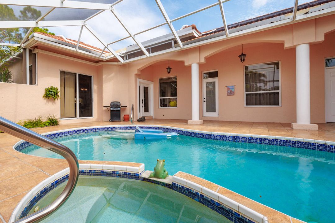 Activo con contrato: $724,500 (3 camas, 3 baños, 2040 Pies cuadrados)