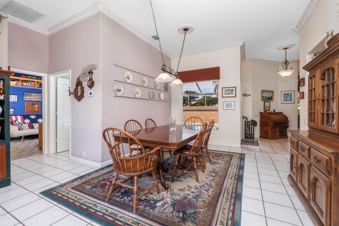 Activo con contrato: $724,500 (3 camas, 3 baños, 2040 Pies cuadrados)