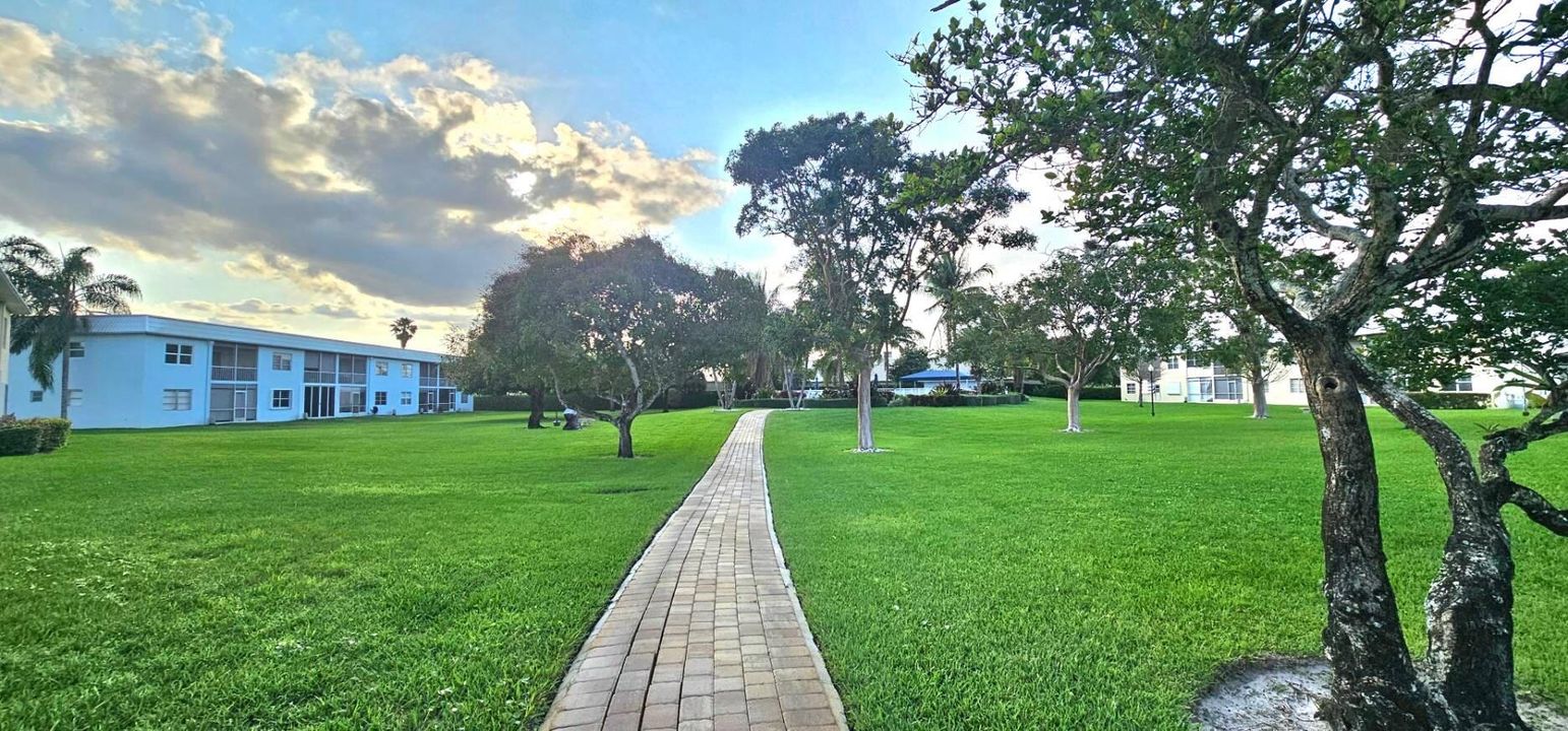 На продажу: $135,000 (2 спален, 2 ванн, 955 Квадратных фут)