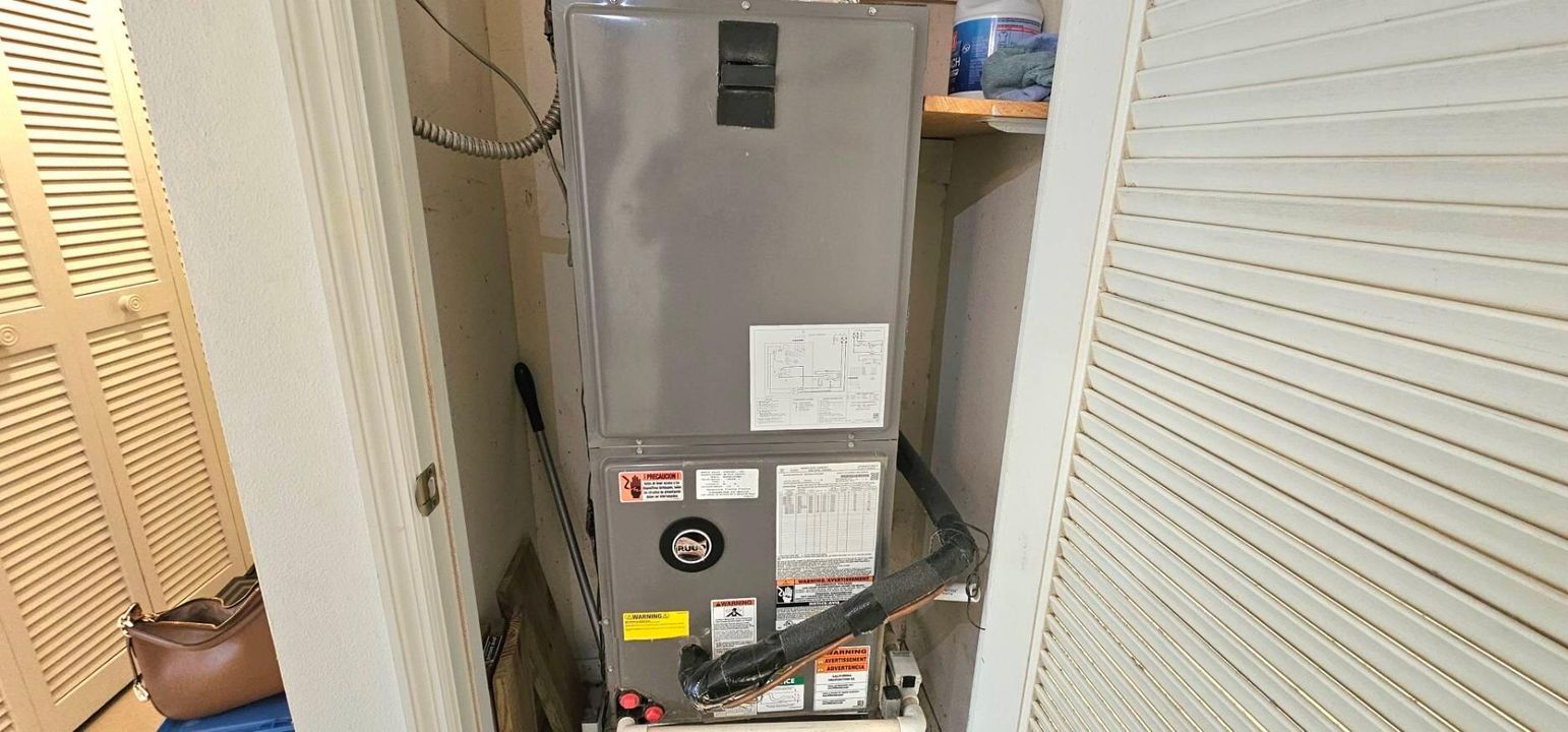 На продажу: $135,000 (2 спален, 2 ванн, 955 Квадратных фут)