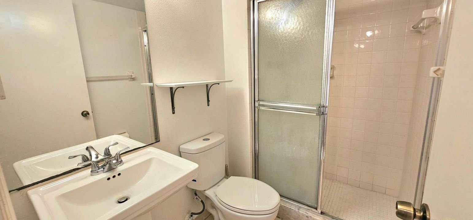 На продажу: $135,000 (2 спален, 2 ванн, 955 Квадратных фут)